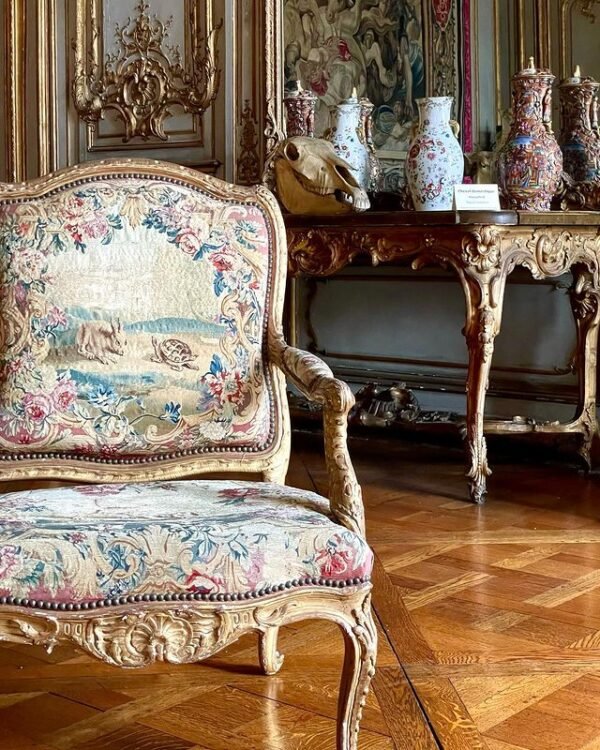 Chair inspired by Louis XV fauteuil - Image 2