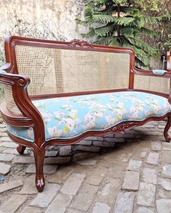 Louis XV sofa of graceful curves - Image 2