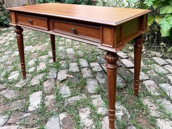 Classic Country Desk - Image 2