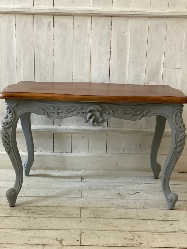 Centre table with  rocaille, Louis XV style